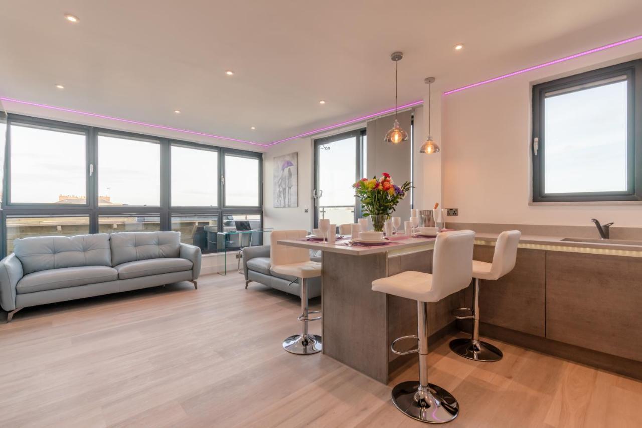 Central Penthouse With Hot Tub & Views 22 Cheltenham Exteriér fotografie