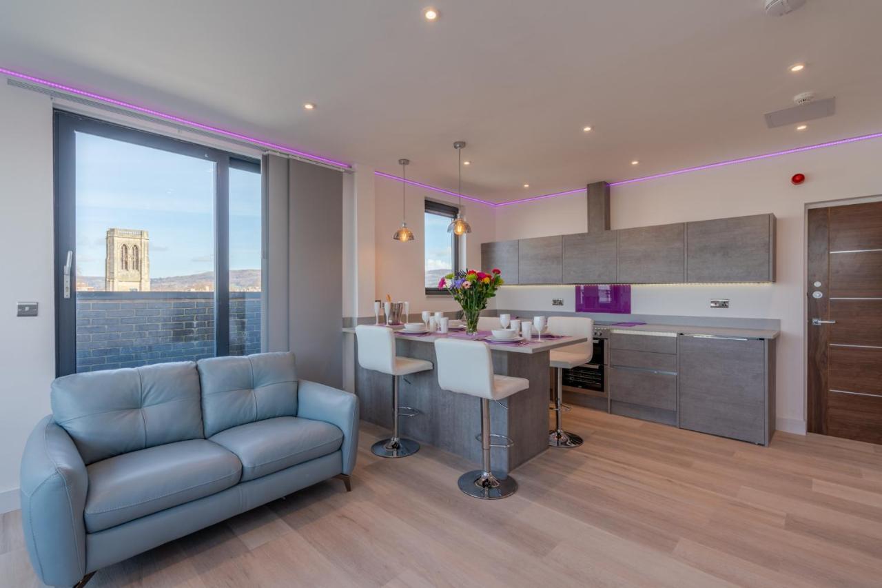 Central Penthouse With Hot Tub & Views 22 Cheltenham Exteriér fotografie