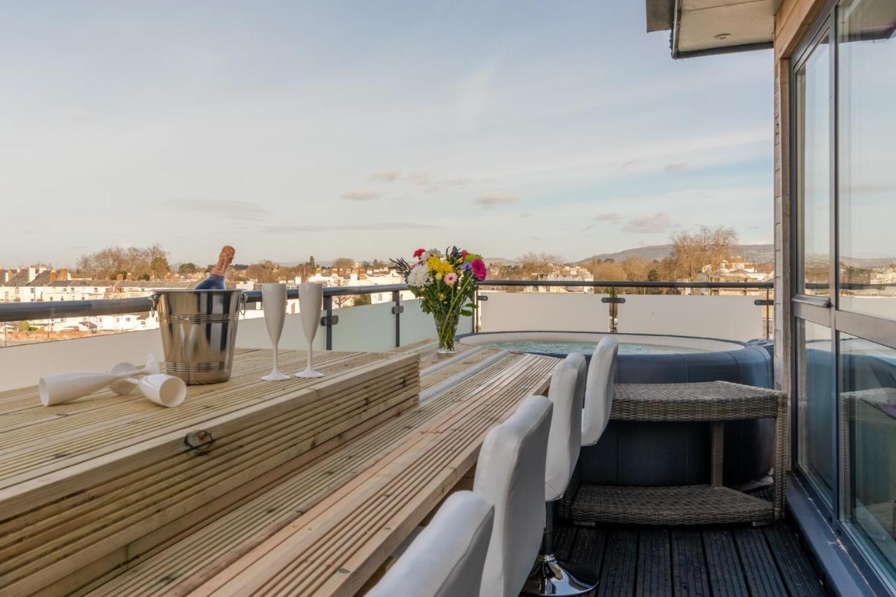 Central Penthouse With Hot Tub & Views 22 Cheltenham Exteriér fotografie