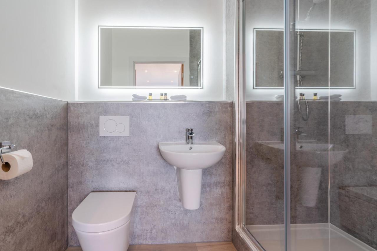 Central Penthouse With Hot Tub & Views 22 Cheltenham Exteriér fotografie